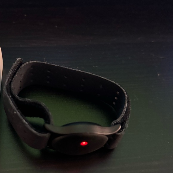 Orange Theory Heart Rate Monitor with Charging Cable - Picture 3 of 7